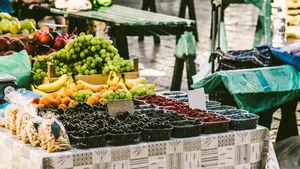 Нитраты в ранних овощах и ягодах - какие продукты могут быть опасны для казахстанцев
