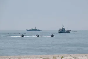 ВМС Азербайджана открыли стрельбу на Каспии