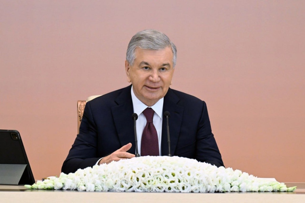 "Победа". Шавкат Мирзиёев поддержал сборную после дебютного матча на чемпионате мира
