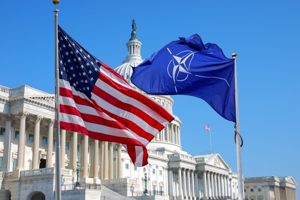 НАТО без США. Европа готовит "план Б" на случай выхода Вашингтона из альянса