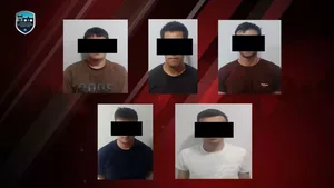 В Фергане пятеро молодых людей избили мужчину и шантажировали его компроматом. Видео