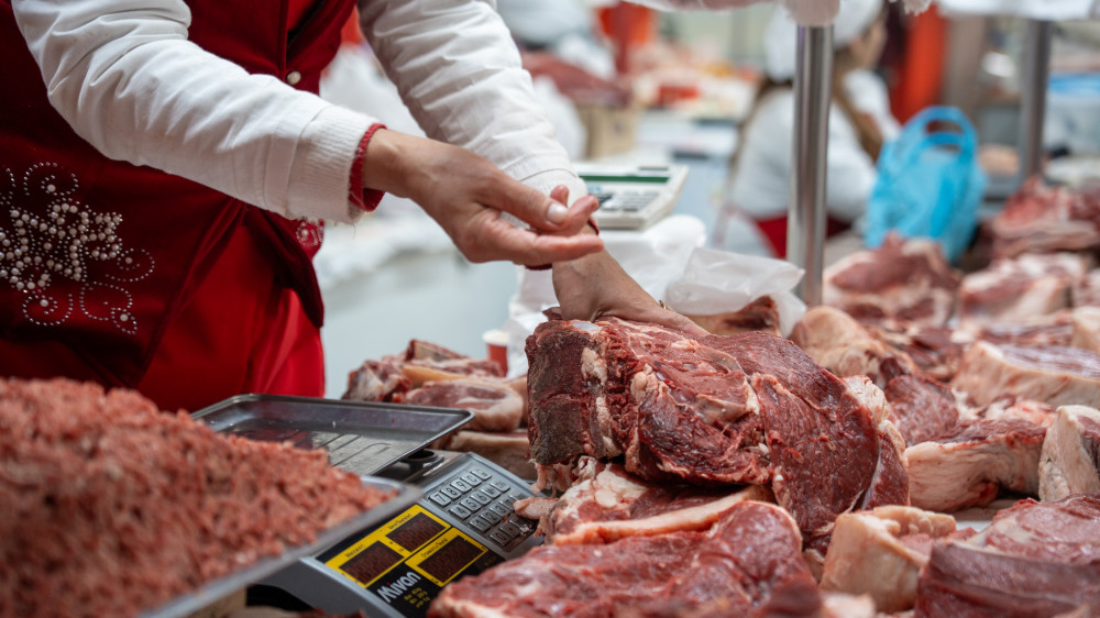 Что делать, если продавцы мяса заставляют брать довесок