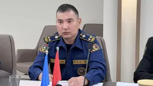 Хватает. Канатбек Чыныбаев рассказал, какая у него зарплата на посту главы МЧС