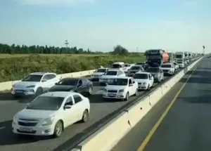 Трассы из Самарканда и Джизака в Ташкент замерли в километровых пробках