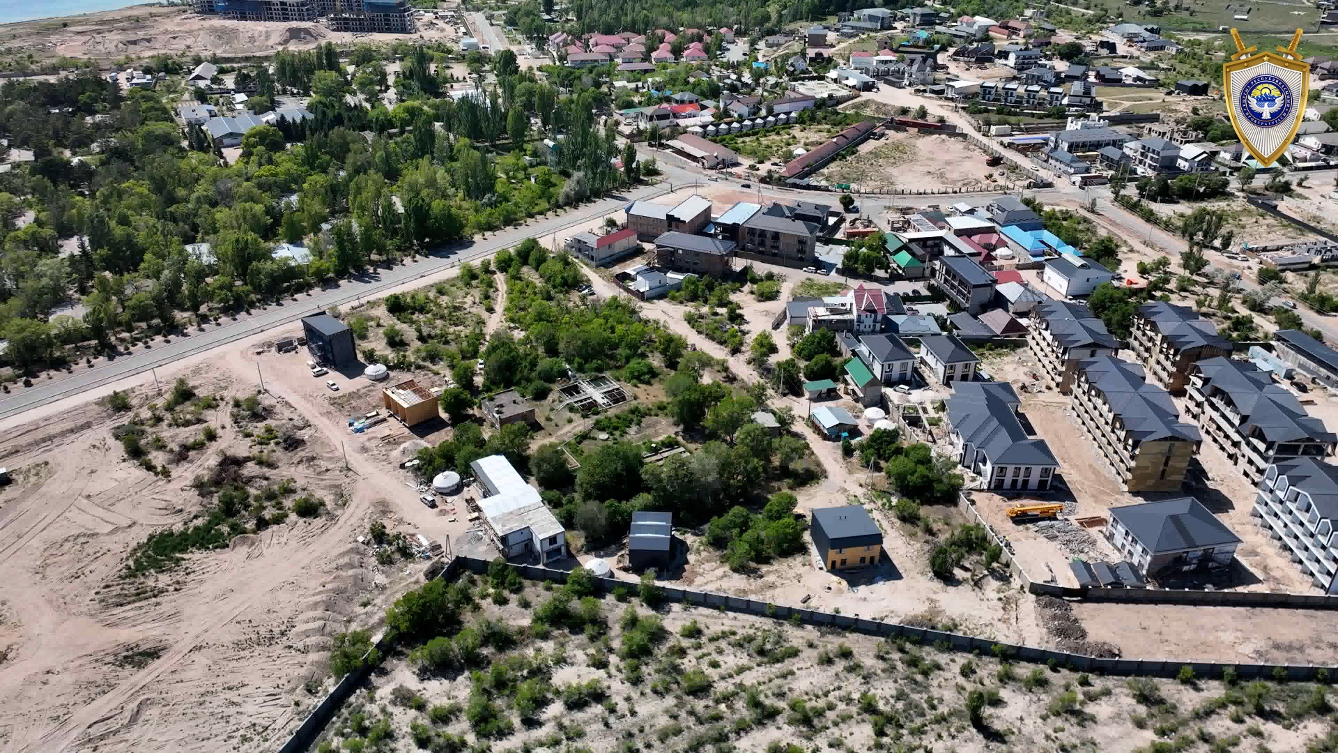 На Иссык-Куле выявили 30 незаконных объектов возле очистных сооружений