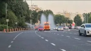 В Ташкенте усилили полив улиц и зеленых насаждений из-за жаркой погоды