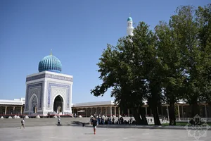Азербайджанские журналисты посетили туристический комплекс Имама аль-Бухари близ Самарканда