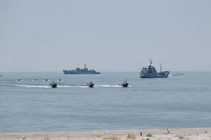 В ВМС проводятся тактические учения с боевой стрельбой