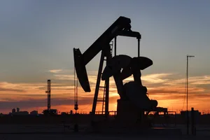 Цена нефти Brent впервые со 2 марта опустилась ниже 76 долларов за баррель