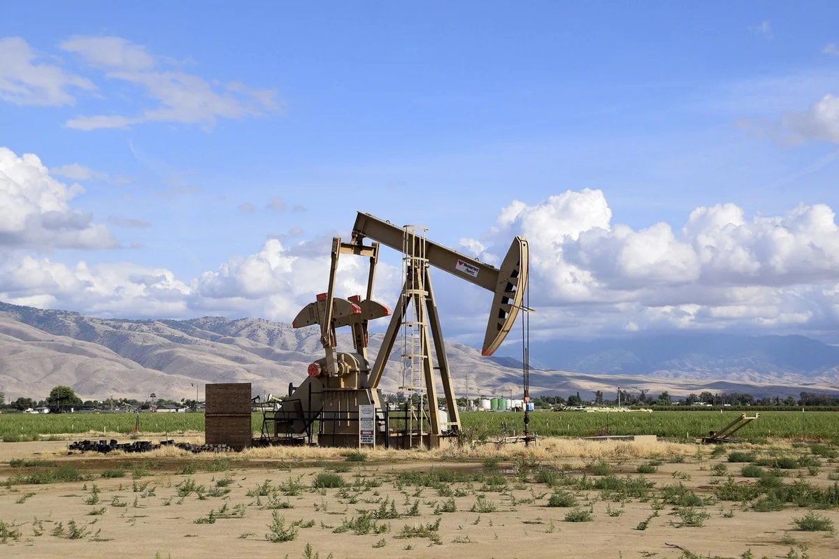Азербайджан увеличил в I полугодии экспорт нефти в Грецию на 22%