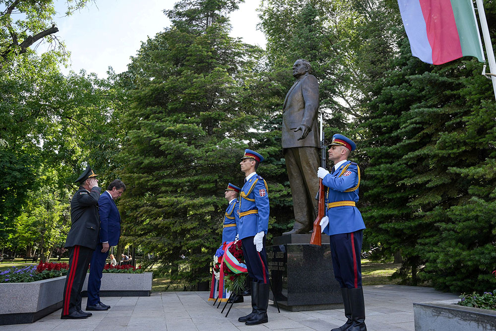 Министр обороны Азербайджана находится с официальным визитом в Сербии (ФОТО)