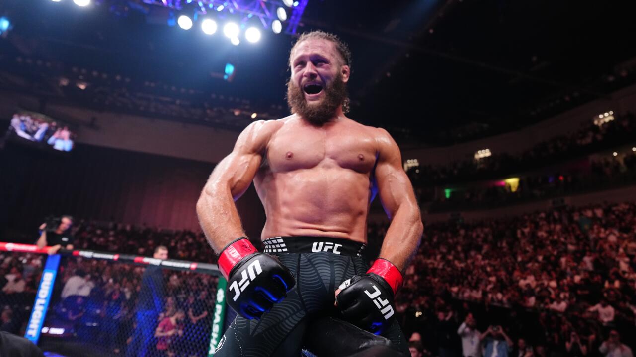 UFC: Rafael Fiziyev gecənin əsas döyüşündə qalib gəlib