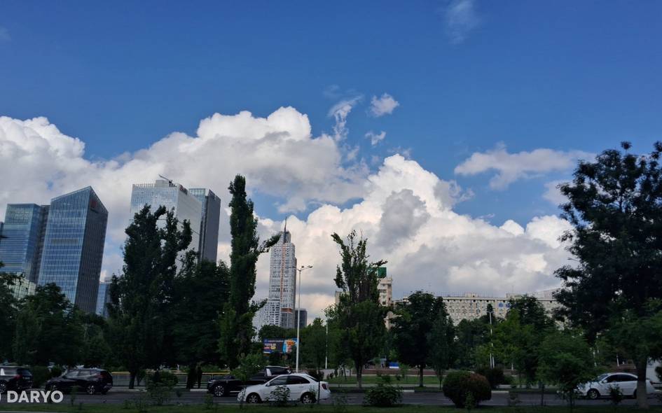 В Ташкенте облачно, без осадков и +34° По Узбекистану переменная облачность, без осадков, лишь по областям Ферганской долины в отдельных районах во второй половине дня возможен кратковременный дождь, гроза.