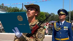 Казахстанец выиграл путёвку в армию от акимата