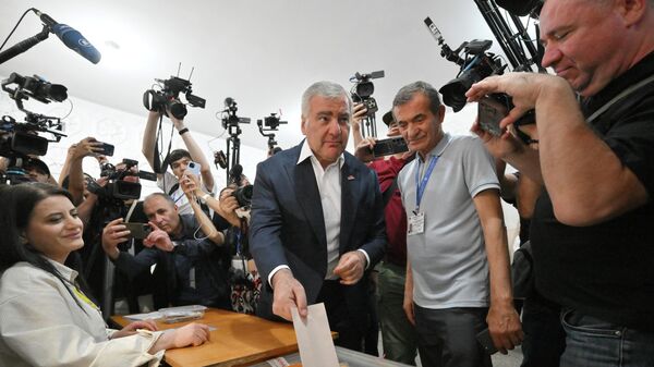 Власти Армении грубо нарушали процедуры на парламентских выборах — Захарова