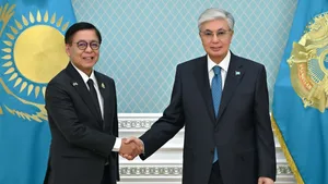 Токаев пригласил премьер-министра Таиланда посетить Казахстан