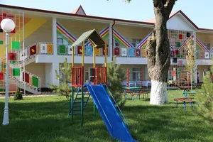 Хорезм вслед за Каракалпакстаном временно закроет государственные детсады из-за жары