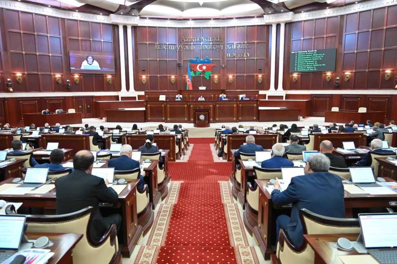 Милли Меджлис обсуждает 14 вопросов