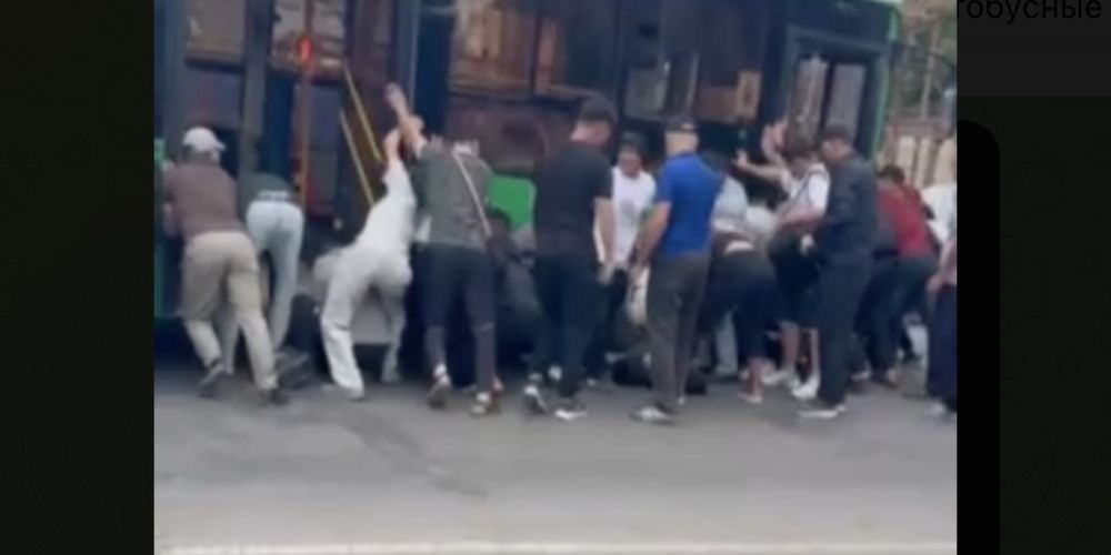 Рамиз Алиев и другие чиновники после гибели ребенка под колесами автобуса в Бишкеке наказаны