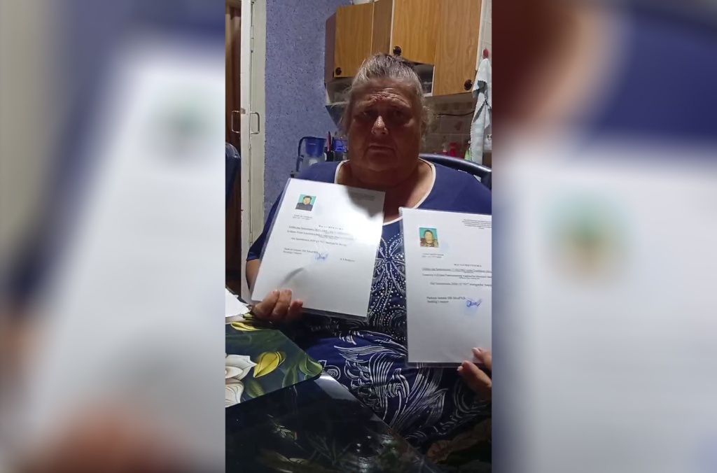 Жительница Красногорска уже полтора года добивается выдачи паспортов, без которых ее сына с инсультом отказываются госпитализировать. Видео
