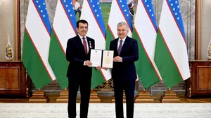 Шавкат Мирзиёев наградил гендиректора ICESCO Салима аль-Малика орденом "Дустлик"
