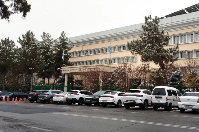 После обрушения грунта на стройке в Ташкенте возбуждено уголовное дело