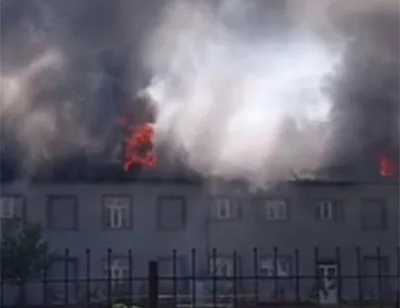В Джизакской области загорелась школа. Видео