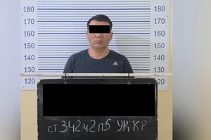 Инспектора Счетной палаты КР задержали по подозрению во взятке в 900 тысяч сомов
