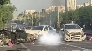 В Ташкенте произошло жуткое ДТП с мотоциклами и автомобилями. Видео